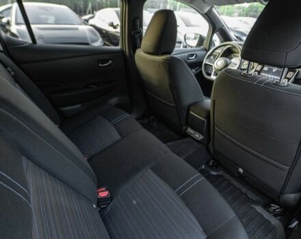 Серый Ниссан Лиф, об'ємом двигуна 0 л та пробігом 39 тис. км за 14000 $, фото 4 на Automoto.ua