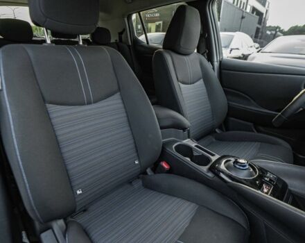 Серый Ниссан Лиф, об'ємом двигуна 0 л та пробігом 39 тис. км за 14000 $, фото 5 на Automoto.ua