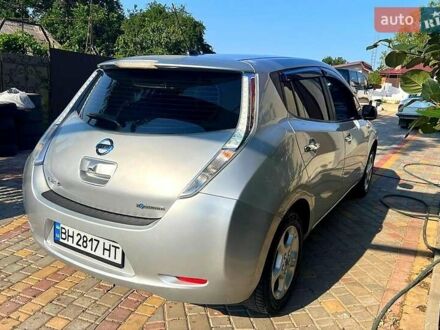 Ниссан Лиф 2010 в Одессе на Automoto.ua Серый Ниссан Лиф, объемом двигателя 0 л и пробегом 88 тыс. км за 5700 $, фото 1 на Automoto.ua