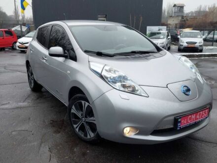 Серый Ниссан Лиф, объемом двигателя 0 л и пробегом 77 тыс. км за 4900 $, фото 1 на Automoto.ua