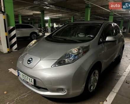 Ниссан Лиф 2011 в Киеве на Automoto.ua Серый Ниссан Лиф, объемом двигателя 0 л и пробегом 101 тыс. км за 4500 $, фото 1 на Automoto.ua