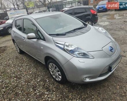 Серый Ниссан Лиф, объемом двигателя 0 л и пробегом 140 тыс. км за 4500 $, фото 1 на Automoto.ua