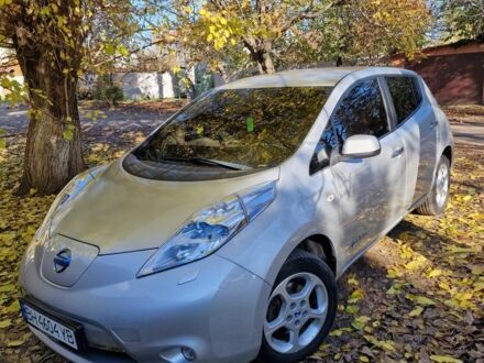 Серый Ниссан Лиф, объемом двигателя 0 л и пробегом 142 тыс. км за 5500 $, фото 1 на Automoto.ua