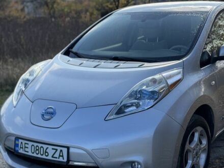 Сірий Ніссан Ліф, об'ємом двигуна 0 л та пробігом 115 тис. км за 5100 $, фото 1 на Automoto.ua