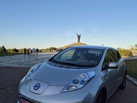 Сірий Ніссан Ліф, об'ємом двигуна 0 л та пробігом 135 тис. км за 4800 $, фото 1 на Automoto.ua