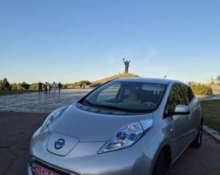 Сірий Ніссан Ліф, об'ємом двигуна 0 л та пробігом 135 тис. км за 4800 $, фото 1 на Automoto.ua