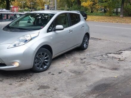 Ніссан Ліф 2012 у Черкасах на Automoto.ua Сірий Ніссан Ліф, об'ємом двигуна 0 л та пробігом 136 тис. км за 5800 $, фото 1 на Automoto.ua