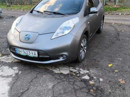 Серый Ниссан Лиф, объемом двигателя 0 л и пробегом 163 тыс. км за 5300 $, фото 1 на Automoto.ua