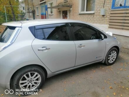 Ниссан Лиф 2013 в Кривом Роге на Automoto.ua Серый Ниссан Лиф, объемом двигателя 0 л и пробегом 96 тыс. км за 5500 $, фото 1 на Automoto.ua