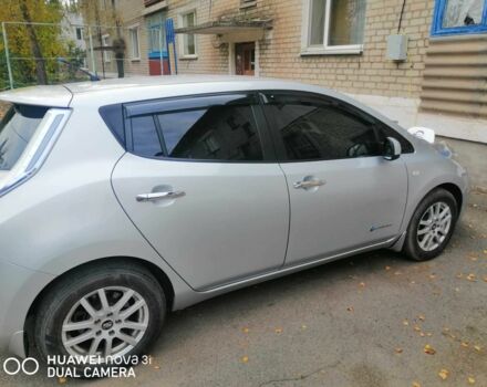 Сірий Ніссан Ліф, об'ємом двигуна 0 л та пробігом 96 тис. км за 5500 $, фото 1 на Automoto.ua