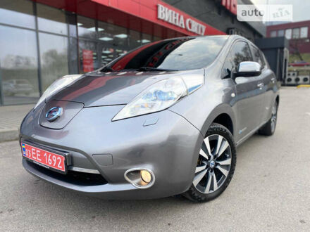 Сірий Ніссан Ліф, об'ємом двигуна 0 л та пробігом 121 тис. км за 8000 $, фото 1 на Automoto.ua