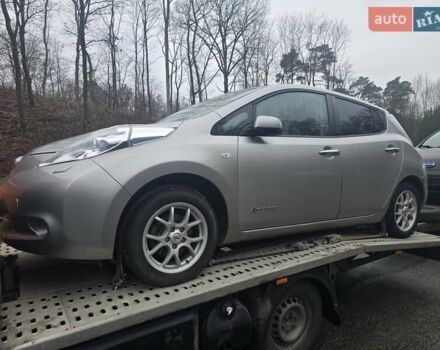 Серый Ниссан Лиф, объемом двигателя 0 л и пробегом 149 тыс. км за 6400 $, фото 1 на Automoto.ua