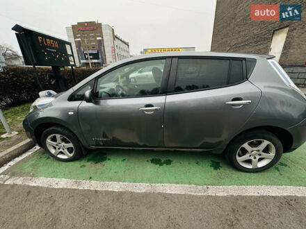 Серый Ниссан Лиф, объемом двигателя 0 л и пробегом 130 тыс. км за 7500 $, фото 1 на Automoto.ua