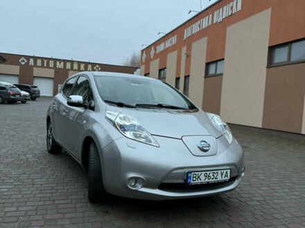 Сірий Ніссан Ліф, об'ємом двигуна 0 л та пробігом 133 тис. км за 6850 $, фото 1 на Automoto.ua