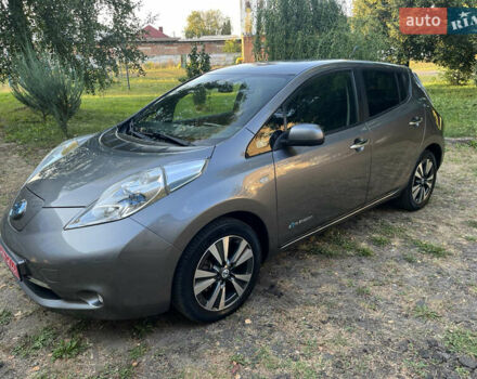 Сірий Ніссан Ліф, об'ємом двигуна 0 л та пробігом 188 тис. км за 6450 $, фото 1 на Automoto.ua
