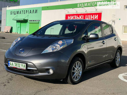 Ніссан Ліф 2015 у Києві на Automoto.ua Сірий Ніссан Ліф, об'ємом двигуна 0 л та пробігом 92 тис. км за 11499 $, фото 1 на Automoto.ua