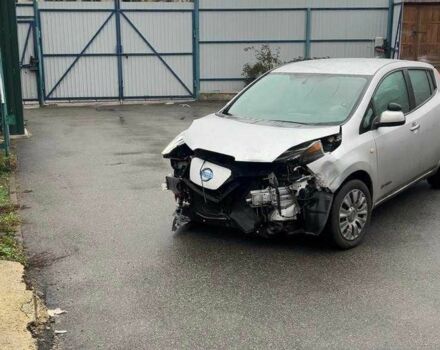 Серый Ниссан Лиф, объемом двигателя 0 л и пробегом 100 тыс. км за 2981 $, фото 1 на Automoto.ua