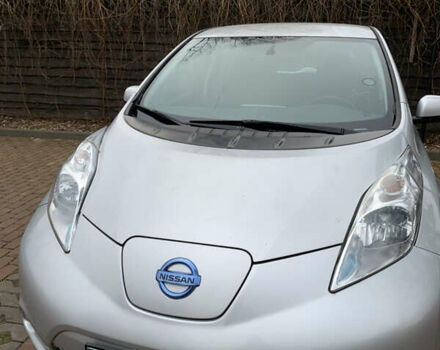 Серый Ниссан Лиф, объемом двигателя 0 л и пробегом 98 тыс. км за 3500 $, фото 1 на Automoto.ua