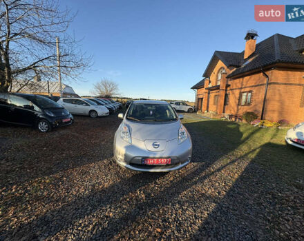 Серый Ниссан Лиф, объемом двигателя 0 л и пробегом 128 тыс. км за 6500 $, фото 1 на Automoto.ua