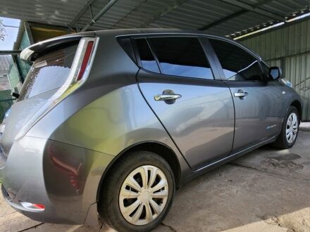 Ниссан Лиф 2015 в Кривом Роге на Automoto.ua Серый Ниссан Лиф, объемом двигателя 0 л и пробегом 140 тыс. км за 6010 $, фото 1 на Automoto.ua