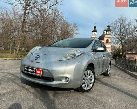 Серый Ниссан Лиф, объемом двигателя 0 л и пробегом 72 тыс. км за 6700 $, фото 1 на Automoto.ua