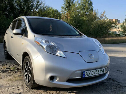 Серый Ниссан Лиф, объемом двигателя 0 л и пробегом 127 тыс. км за 7000 $, фото 1 на Automoto.ua