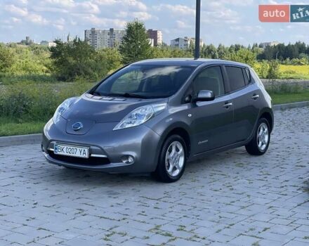 Серый Ниссан Лиф, объемом двигателя 0 л и пробегом 102 тыс. км за 8500 $, фото 1 на Automoto.ua