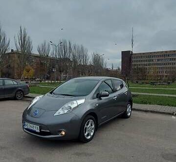 Серый Ниссан Лиф, объемом двигателя 0 л и пробегом 127 тыс. км за 8000 $, фото 1 на Automoto.ua