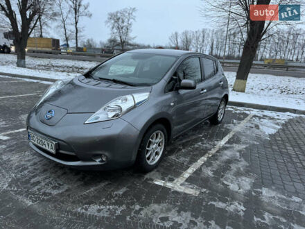 Ниссан Лиф 2015 в Виннице на Automoto.ua Серый Ниссан Лиф, объемом двигателя 0 л и пробегом 182 тыс. км за 6900 $, фото 1 на Automoto.ua