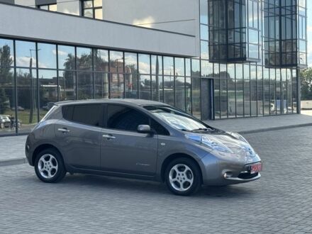 Серый Ниссан Лиф, объемом двигателя 0 л и пробегом 74 тыс. км за 8300 $, фото 1 на Automoto.ua
