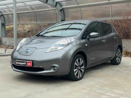 Ніссан Ліф 2016 у Києві на Automoto.ua Сірий Ніссан Ліф, об'ємом двигуна 0 л та пробігом 72 тис. км за 6790 $, фото 1 на Automoto.ua
