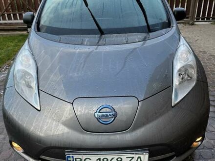 Серый Ниссан Лиф, объемом двигателя 0 л и пробегом 105 тыс. км за 9500 $, фото 1 на Automoto.ua