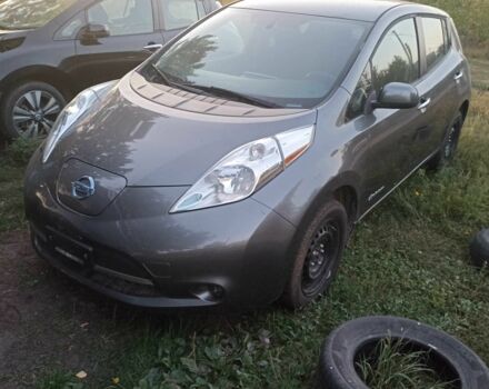 Сірий Ніссан Ліф, об'ємом двигуна 0 л та пробігом 92 тис. км за 5000 $, фото 1 на Automoto.ua
