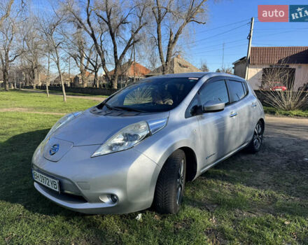 Сірий Ніссан Ліф, об'ємом двигуна 0 л та пробігом 49 тис. км за 7900 $, фото 1 на Automoto.ua