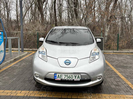 Сірий Ніссан Ліф, об'ємом двигуна 0 л та пробігом 115 тис. км за 7100 $, фото 1 на Automoto.ua