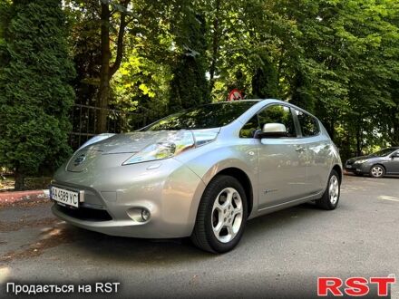 Серый Ниссан Лиф, объемом двигателя 0 л и пробегом 131 тыс. км за 9600 $, фото 1 на Automoto.ua