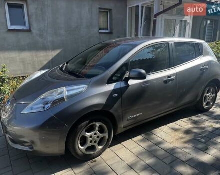 Серый Ниссан Лиф, объемом двигателя 0 л и пробегом 117 тыс. км за 7000 $, фото 1 на Automoto.ua