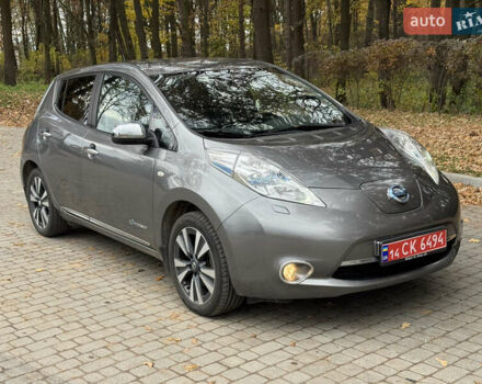 Ниссан Лиф 2016 в Львове на Automoto.ua Серый Ниссан Лиф, объемом двигателя 0 л и пробегом 164 тыс. км за 6450 $, фото 1 на Automoto.ua