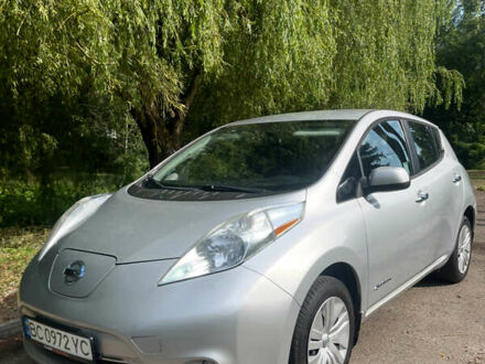 Сірий Ніссан Ліф, об'ємом двигуна 0 л та пробігом 142 тис. км за 6600 $, фото 1 на Automoto.ua