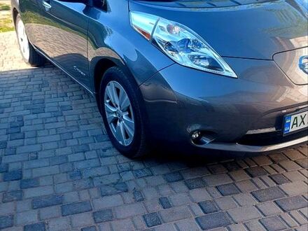 Сірий Ніссан Ліф, об'ємом двигуна 80 л та пробігом 95 тис. км за 8000 $, фото 1 на Automoto.ua