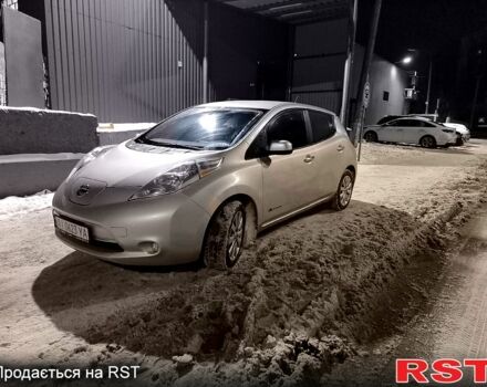 Сірий Ніссан Ліф, об'ємом двигуна 0 л та пробігом 145 тис. км за 7200 $, фото 1 на Automoto.ua