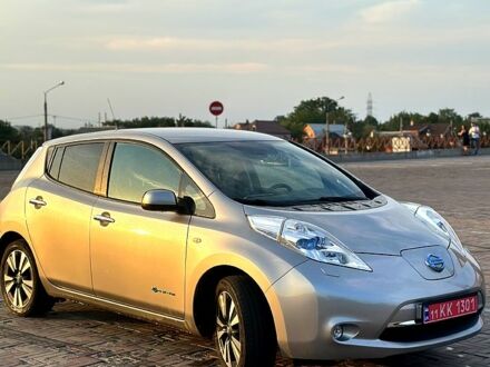 Серый Ниссан Лиф, объемом двигателя 80 л и пробегом 115 тыс. км за 8700 $, фото 1 на Automoto.ua