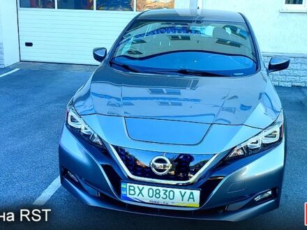 Серый Ниссан Лиф, объемом двигателя 0 л и пробегом 65 тыс. км за 12999 $, фото 1 на Automoto.ua