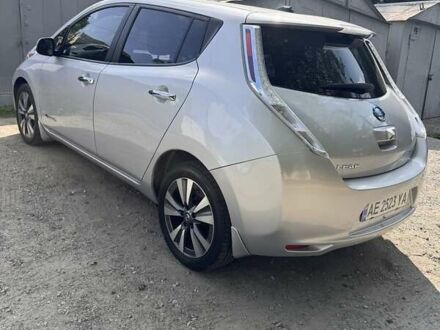 Серый Ниссан Лиф, объемом двигателя 0 л и пробегом 125 тыс. км за 8000 $, фото 1 на Automoto.ua