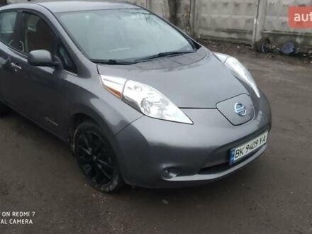 Серый Ниссан Лиф, объемом двигателя 0 л и пробегом 60 тыс. км за 8000 $, фото 1 на Automoto.ua