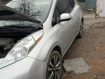 Серый Ниссан Лиф, объемом двигателя 0 л и пробегом 120 тыс. км за 6700 $, фото 1 на Automoto.ua