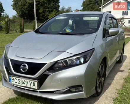 Сірий Ніссан Ліф, об'ємом двигуна 0 л та пробігом 141 тис. км за 9999 $, фото 1 на Automoto.ua