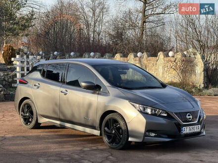 Сірий Ніссан Ліф, об'ємом двигуна 0 л та пробігом 104 тис. км за 13450 $, фото 1 на Automoto.ua