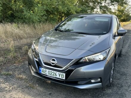 Серый Ниссан Лиф, объемом двигателя 0 л и пробегом 72 тыс. км за 15000 $, фото 1 на Automoto.ua