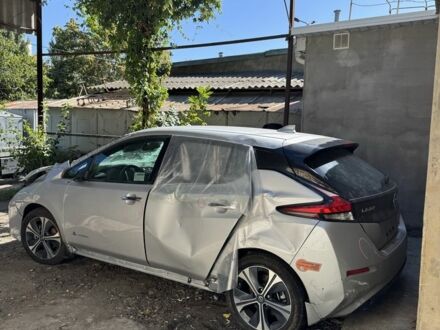 Сірий Ніссан Ліф, об'ємом двигуна 0 л та пробігом 90 тис. км за 6000 $, фото 1 на Automoto.ua
